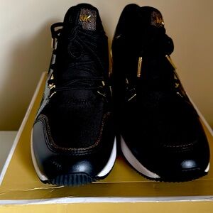 Michael Kors Women’s Raina Lace Up Sneakers Black and Brown Size 8 Medium